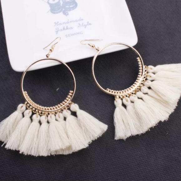 Elegant White Tassel Hoop Earrings - Picture 4 of 4